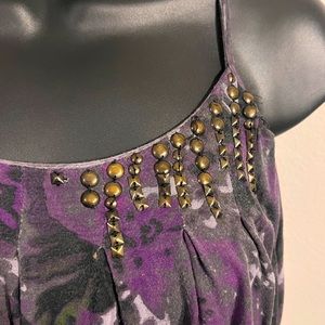 Unique crop summer flow tank Purple discrete floral design and metal decals